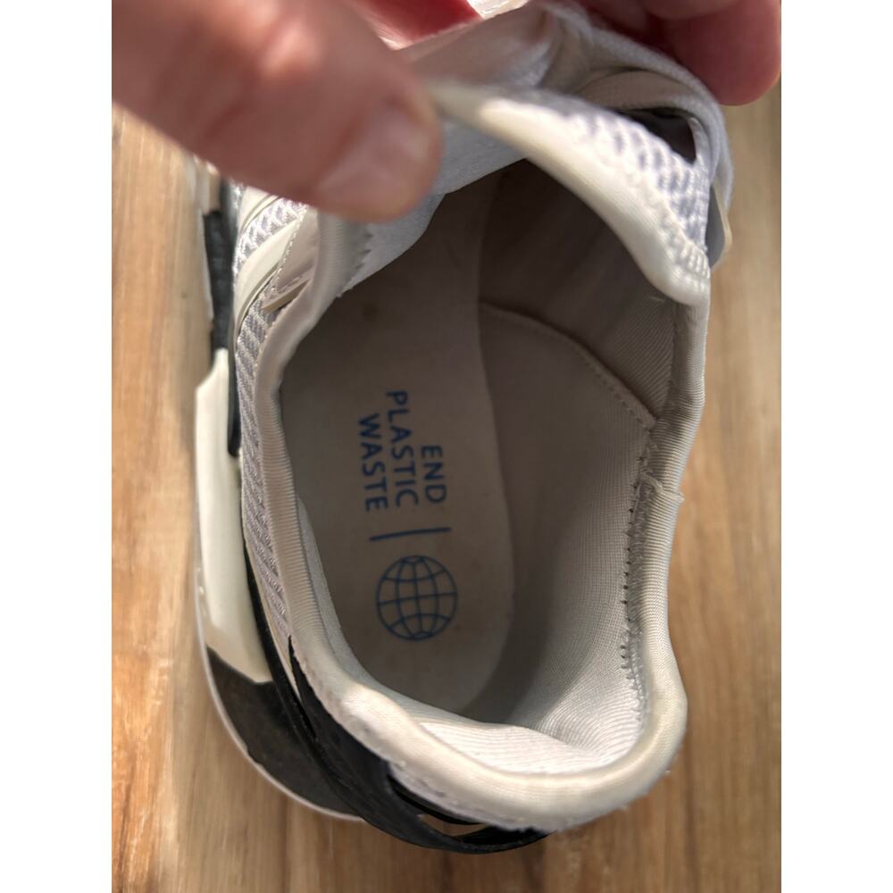 Adidas NMD G1 sneakers men’s 9 white and black. - Picture 8 of 9